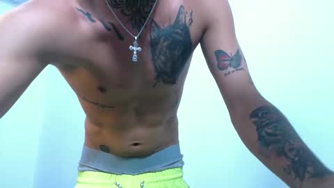 josue_linares online show from February 22, 8:40 am