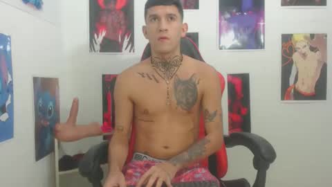 josue_linares online show from December 22, 9:27 am
