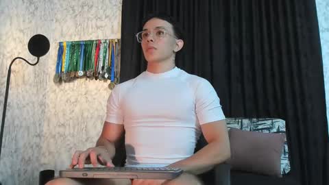 Im Jouliano online show from February 12, 9:22 pm