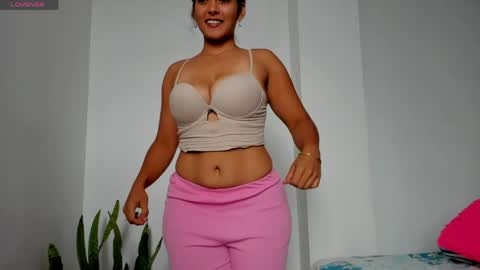 sofiaparker8 online show from April 19, 6:10 pm