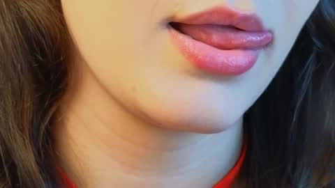 Hi i am Dana Welcome to my room online show from January 5, 3:45 pm