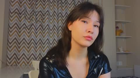 Hi i am Dana Welcome to my room online show from January 6, 12:35 pm