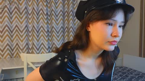 Hi i am Dana Welcome to my room online show from January 5, 12:42 pm