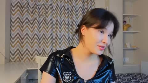 Hi i am Dana Welcome to my room online show from January 5, 6:45 pm