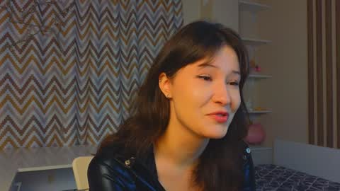 Hi i am Dana Welcome to my room online show from January 12, 12:33 pm