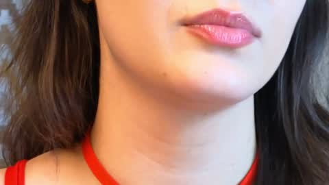 Hi i am Dana Welcome to my room online show from December 25, 3:38 pm