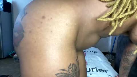 Butterflyass online show from November 1, 11:53 am