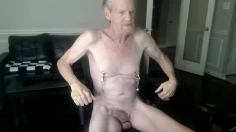 jtull52 online show from March 14, 3:32 am