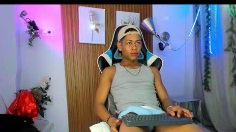 juan_contreras7 online show from October 10, 11:27 am