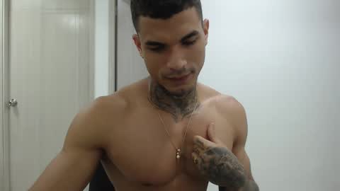 juan_gomez_1 online show from January 10, 1:41 pm