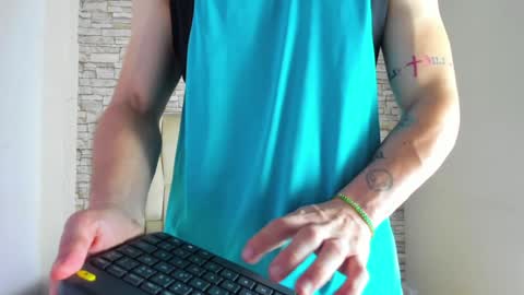 Snapshot of juan_prior chatting on January 28, 12:43 pm JUAN online show from January 28, 12:43 pm