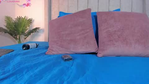 Lau   follow  online show from September 25, 7:21 pm