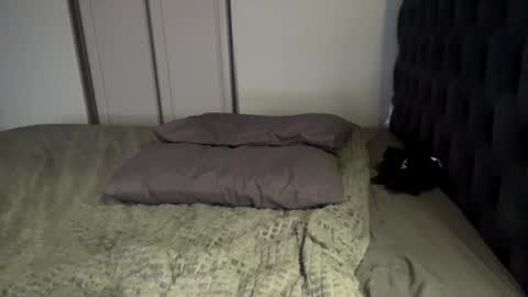 Lola online show from March 26, 11:15 am