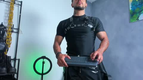 Juan Esteban online show from March 31, 6:47 am