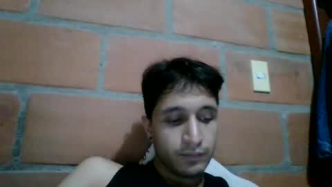 juanc23_371 online show from January 3, 1:05 am
