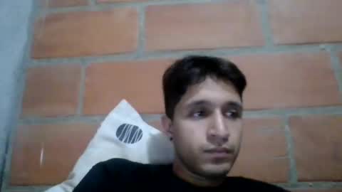 juanc23_371 online show from January 1, 5:33 am