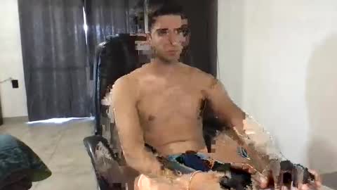 Snapshot of juanmamestre94 chatting on February 20, 1:30 pm juanmamestre94 online show from February 20, 1:30 pm