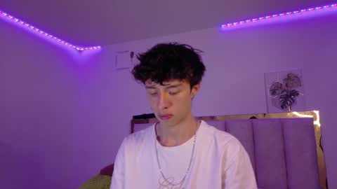 juanmres online show from May 19, 9:33 pm