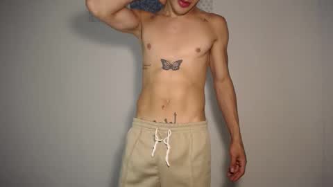 Snapshot of juicy_boy22 chatting on December 7, 12:57 am Miguel online show from December 7, 12:57 am