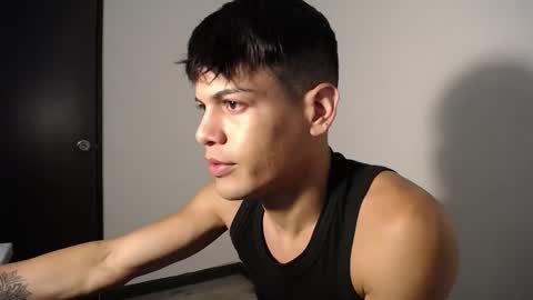 Snapshot of juicy_boy22 chatting on December 1, 5:48 pm Miguel online show from December 1, 5:48 pm
