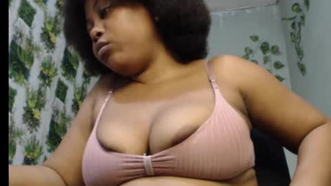 Snapshot of juicy_gold22 chatting on March 2, 1:47 am Mariagold online show from March 2, 1:47 am