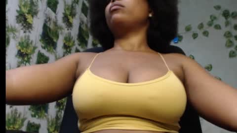 Snapshot of juicy_gold22 chatting on March 10, 10:07 am Mariagold online show from March 10, 10:07 am