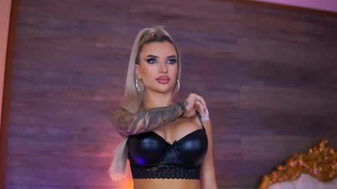 Jessye online show from October 18, 8:57 pm