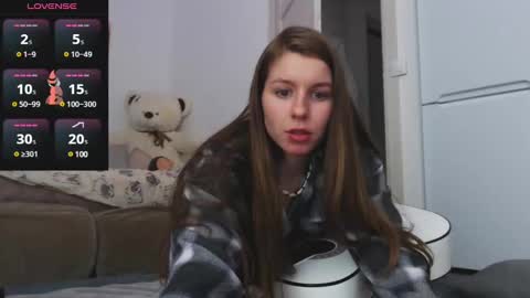 Snapshot of juicy_mystery chatting on January 27, 7:35 pm laura online show from January 27, 7:35 pm