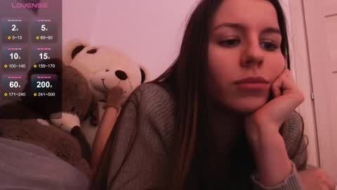 Snapshot of juicy_mystery chatting on January 5, 6:13 pm laura online show from January 5, 6:13 pm