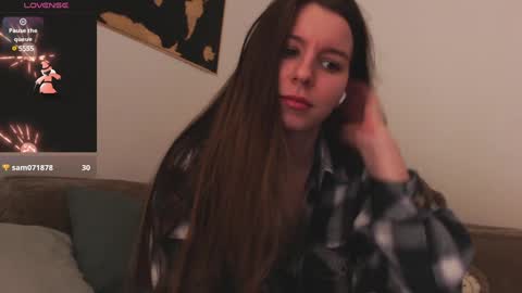 Snapshot of juicy_mystery chatting on January 15, 2:35 pm laura online show from January 15, 2:35 pm
