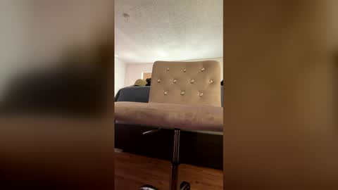 juicyboy97 online show from April 8, 6:33 pm