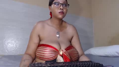 juicyfatboobsx online show from September 21, 10:19 am