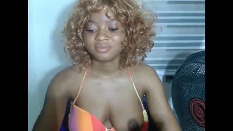 juicynpinkx online show from March 14, 11:42 pm