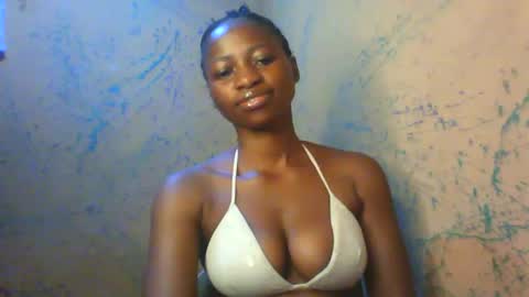 Snapshot of juicypiexx chatting on September 8, 8:19 pm juicypiexx online show from September 8, 8:19 pm