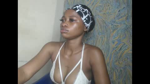 Snapshot of juicypiexx chatting on February 17, 10:16 pm juicypiexx online show from February 17, 10:16 pm