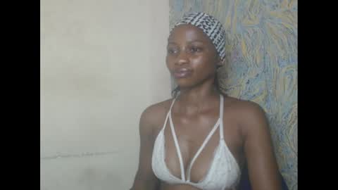 Snapshot of juicypiexx chatting on February 27, 11:04 pm juicypiexx online show from February 27, 11:04 pm