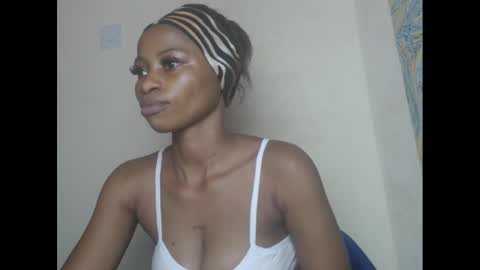 Snapshot of juicypiexx chatting on February 12, 7:24 pm juicypiexx online show from February 12, 7:24 pm