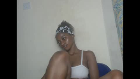 Snapshot of juicypiexx chatting on February 13, 12:02 am juicypiexx online show from February 13, 12:02 am