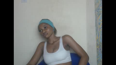 Snapshot of juicypiexx chatting on February 14, 11:53 pm juicypiexx online show from February 14, 11:53 pm