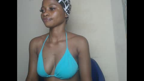 Snapshot of juicypiexx chatting on February 14, 12:30 am juicypiexx online show from February 14, 12:30 am