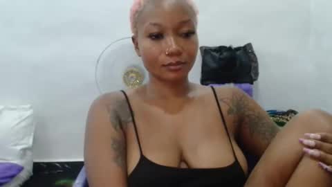 juicyxpink online show from March 26, 9:31 pm