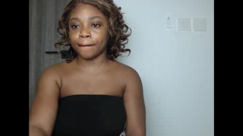 juicyxxbella online show from November 18, 5:10 am