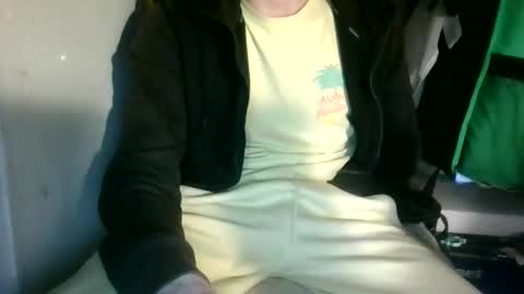 Snapshot of juju78juju chatting on February 12, 9:54 pm juju78juju online show from February 12, 9:54 pm