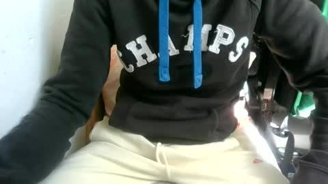 Snapshot of juju78juju chatting on March 6, 10:52 am juju78juju online show from March 6, 10:52 am