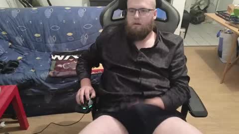 Julcs online show from December 22, 4:06 pm