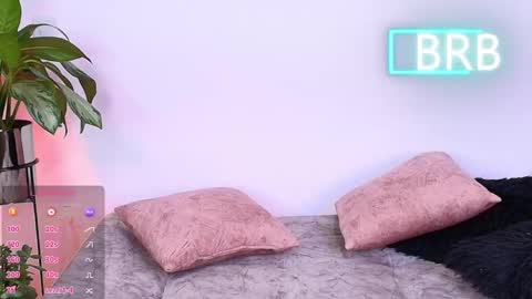 Jules and Gia online show from April 17, 1:02 pm