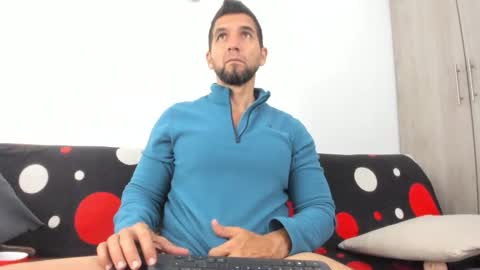 juleslake2 online show from December 4, 12:16 pm