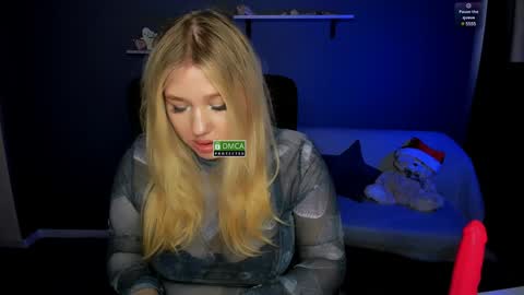Snapshot of juli_kisss chatting on February 6, 12:37 pm juli kisss online show from February 6, 12:37 pm