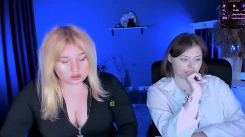 Snapshot of juli_kisss chatting on September 21, 6:56 pm juli kisss online show from September 21, 6:56 pm