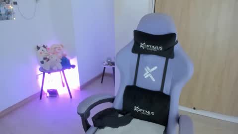 juli_santos_22 online show from October 5, 5:53 pm